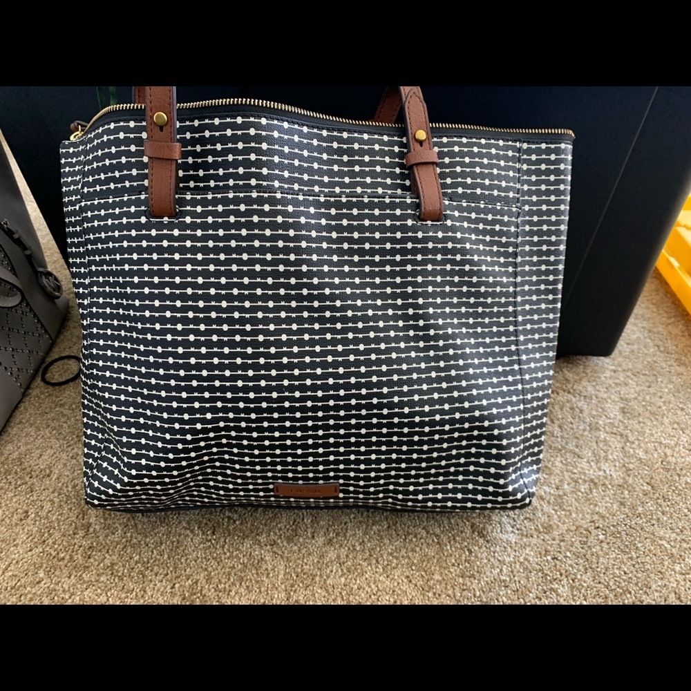 Fossil black and white tote
